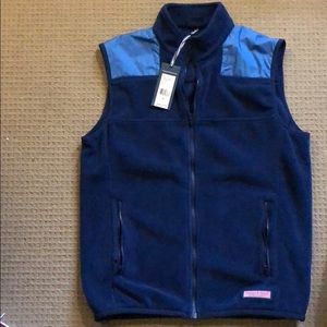 Small men’s vineyard vines vest
